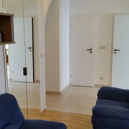 Sarolt Apartment *